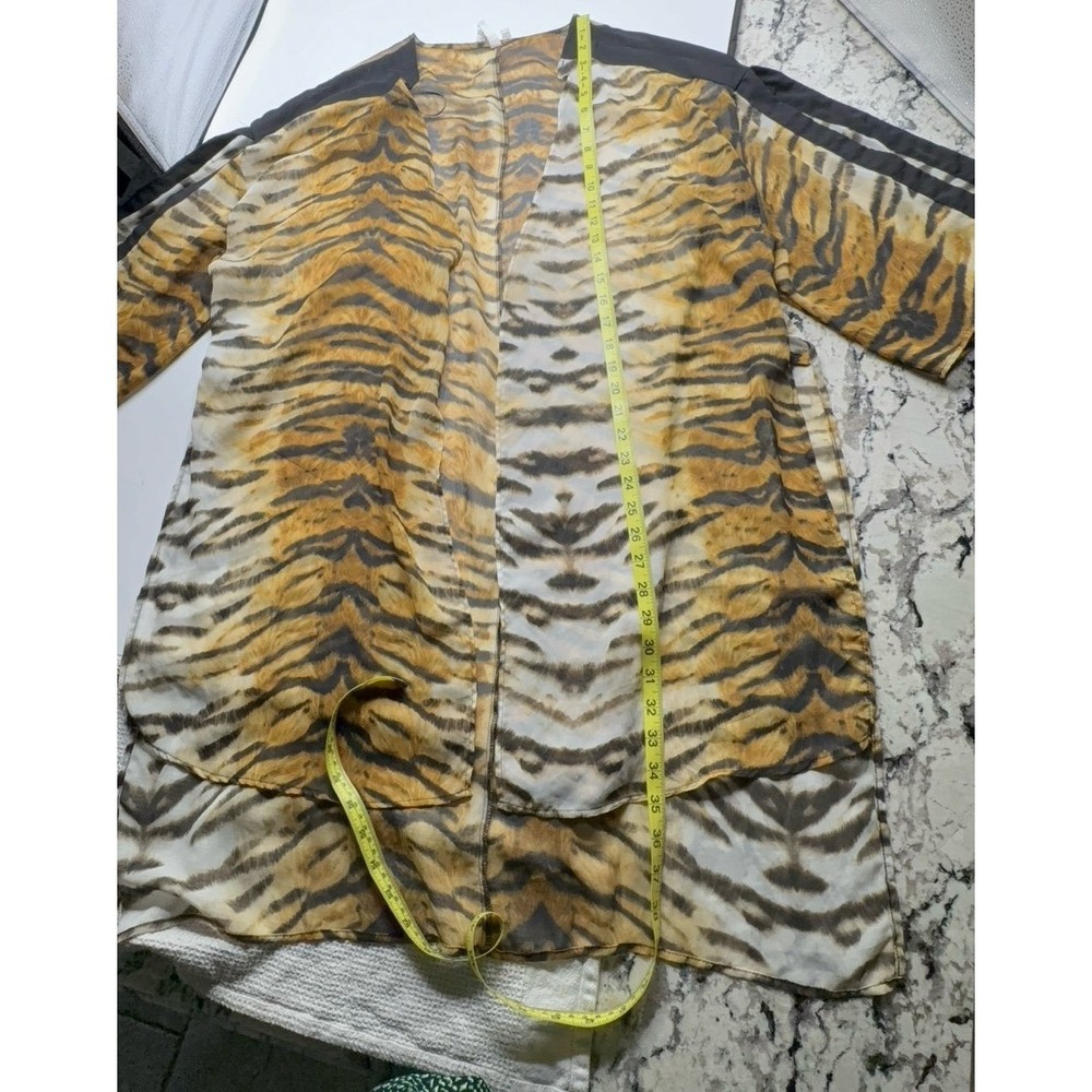 EUC woman's size 1X NY collection tiger print long sheer kimono blouse cover up.